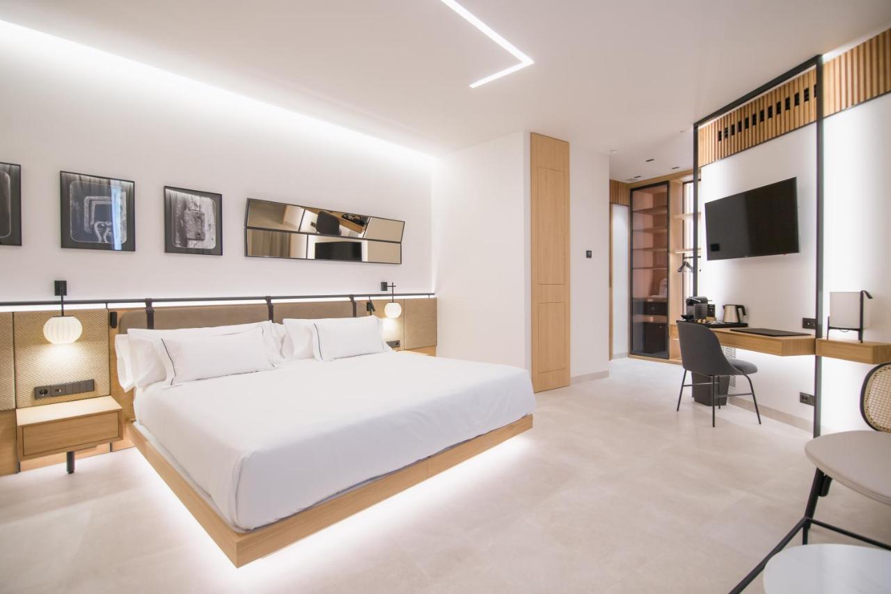 Myr Puerta Serranos Valencia Exterior photo